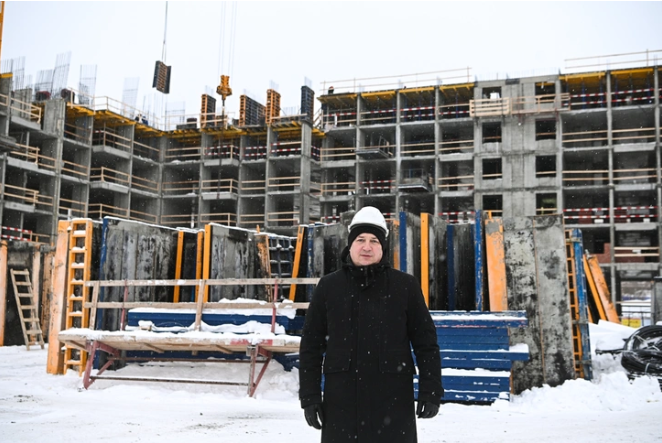 Руководитель отдела продаж Специализированного застройщика «Формула строительства» Андрей Агеенко; Руководитель отдела продаж Специализированного застройщика «Формула строительства» Андрей Агеенко;